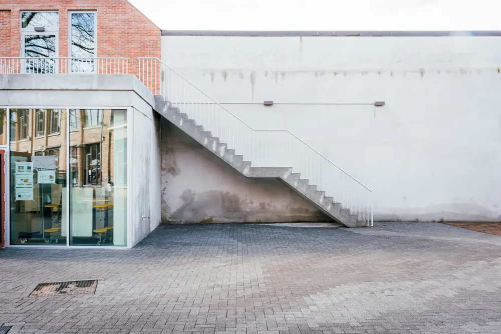 trap naar nieuwe klaslokalen