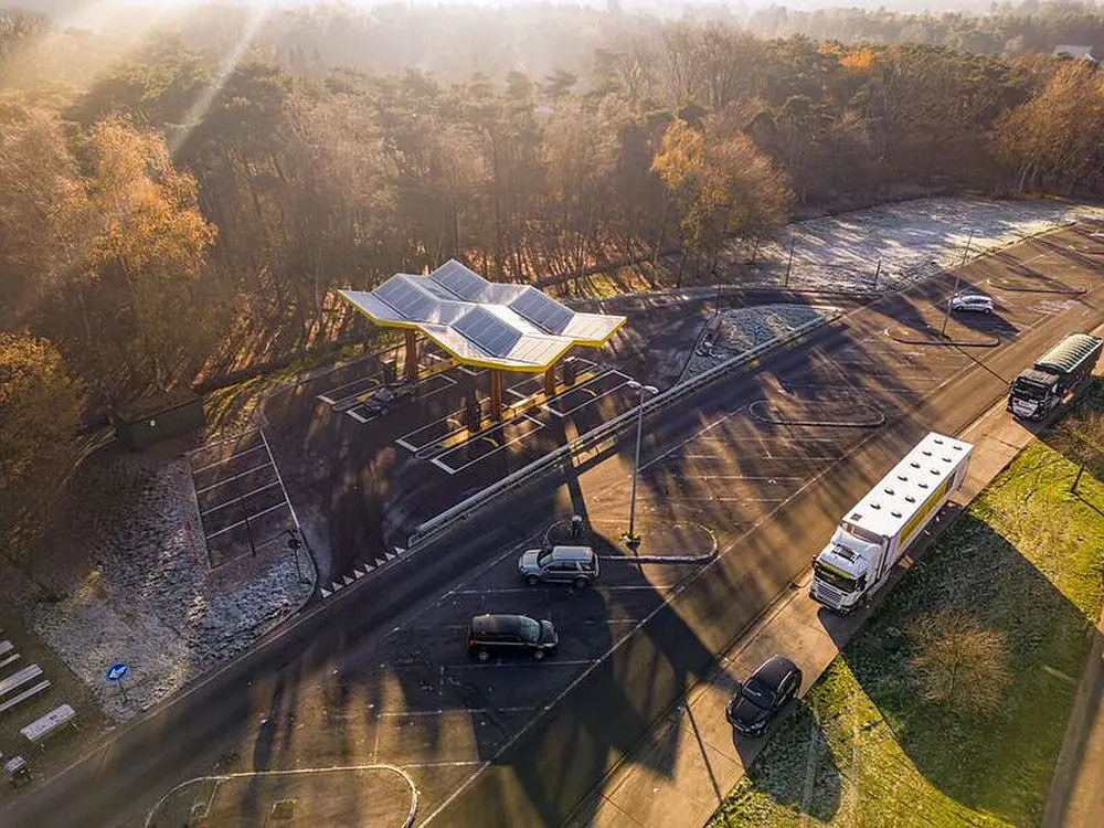 Laadinfrastructuur langs E19 in Brecht (c) AWV_Kris Van de Sande