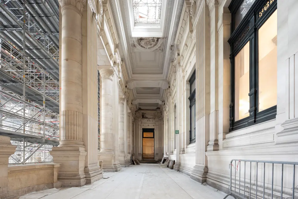 peristilium wordt gerestaureerd