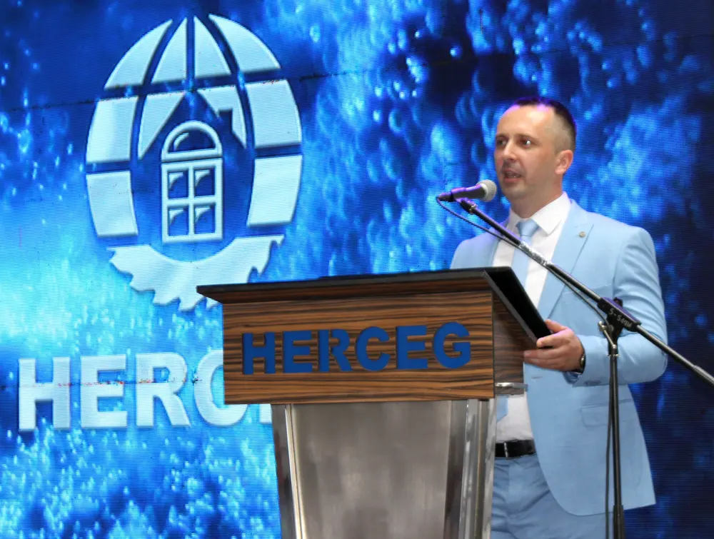 Herceg visite d\'usine 