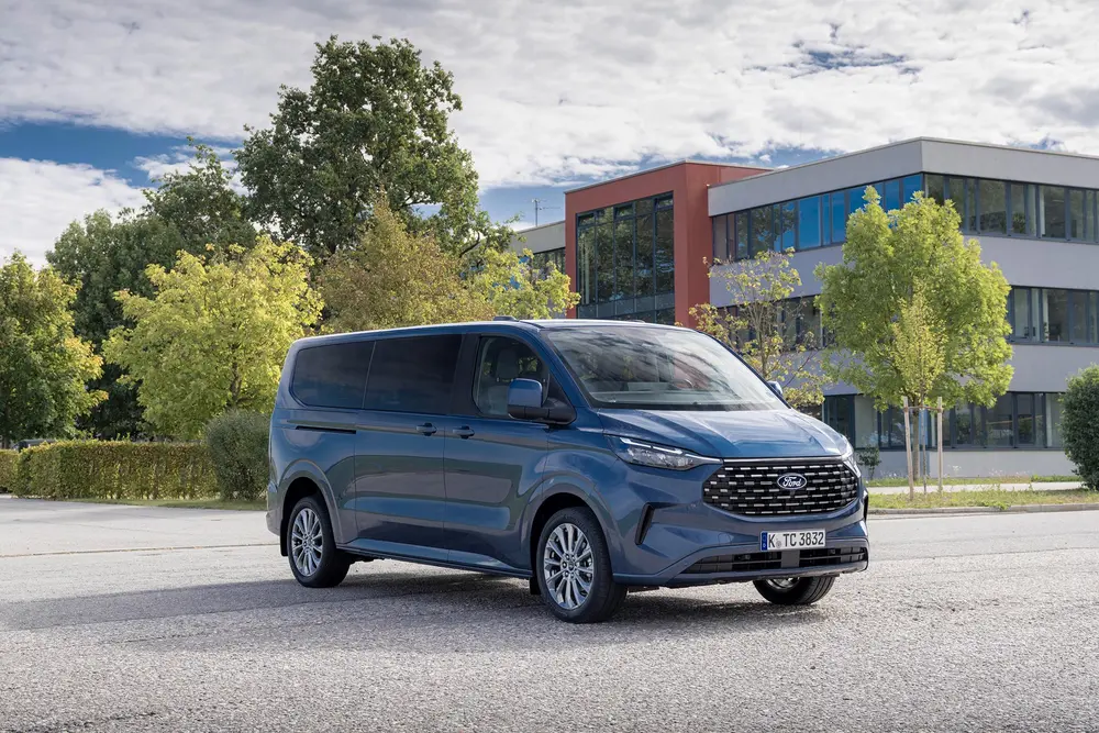 Ford Tourneo Custom 2