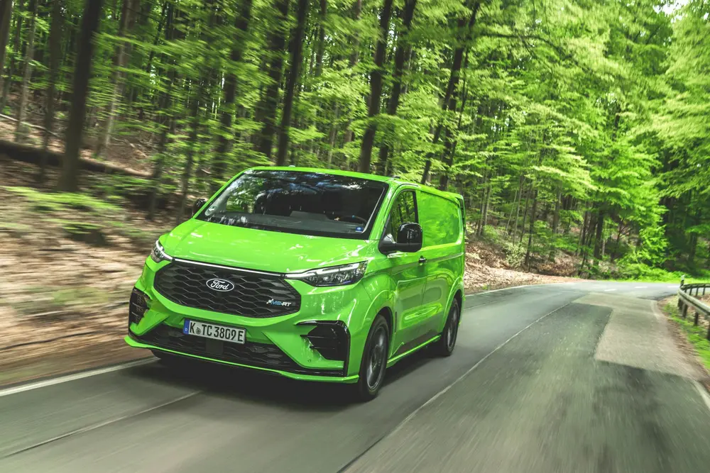 Rijtest Ford Pro E-Transit Custom 10