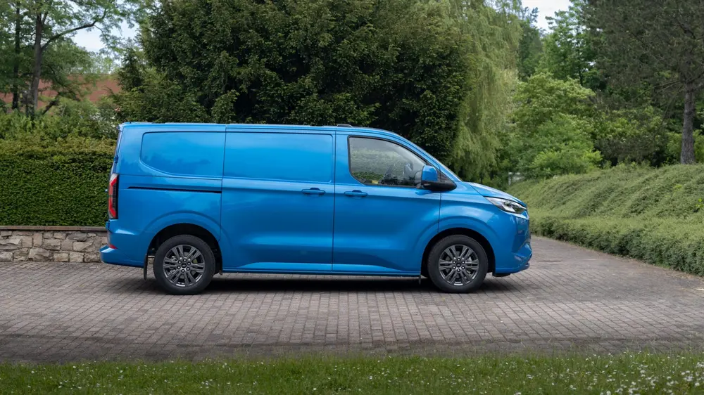 Rijtest Ford Pro E-Transit Custom 3