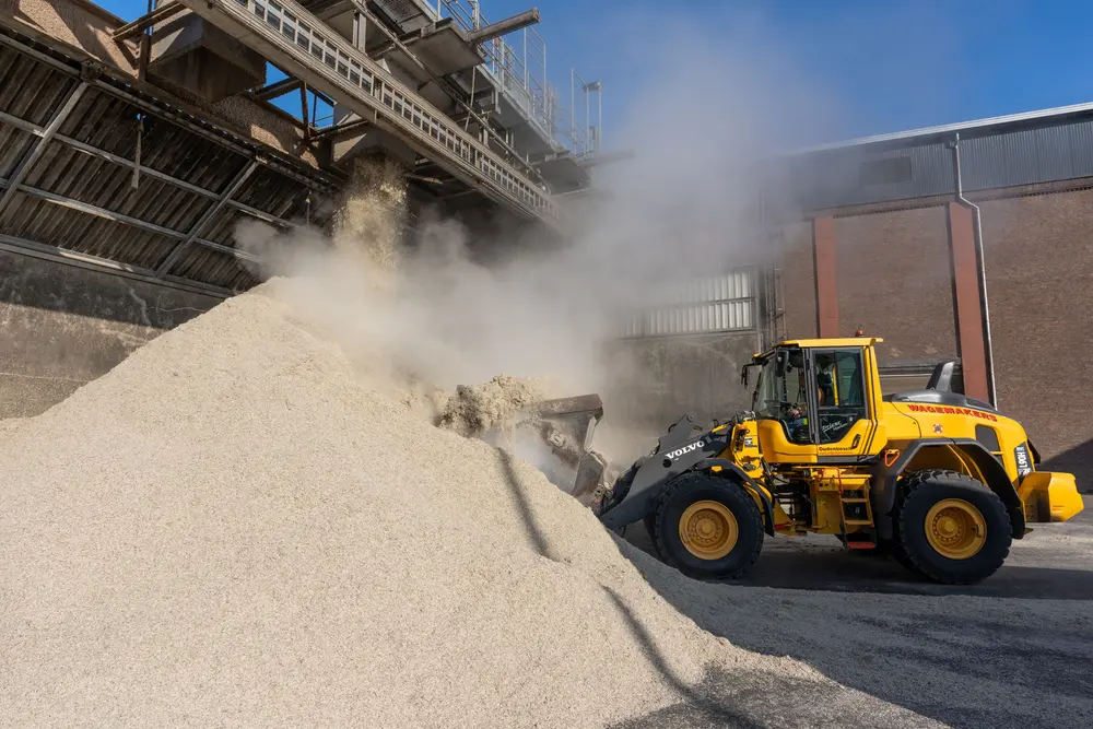 Suikerbietenpulp bij de fabriek in Dinteloord