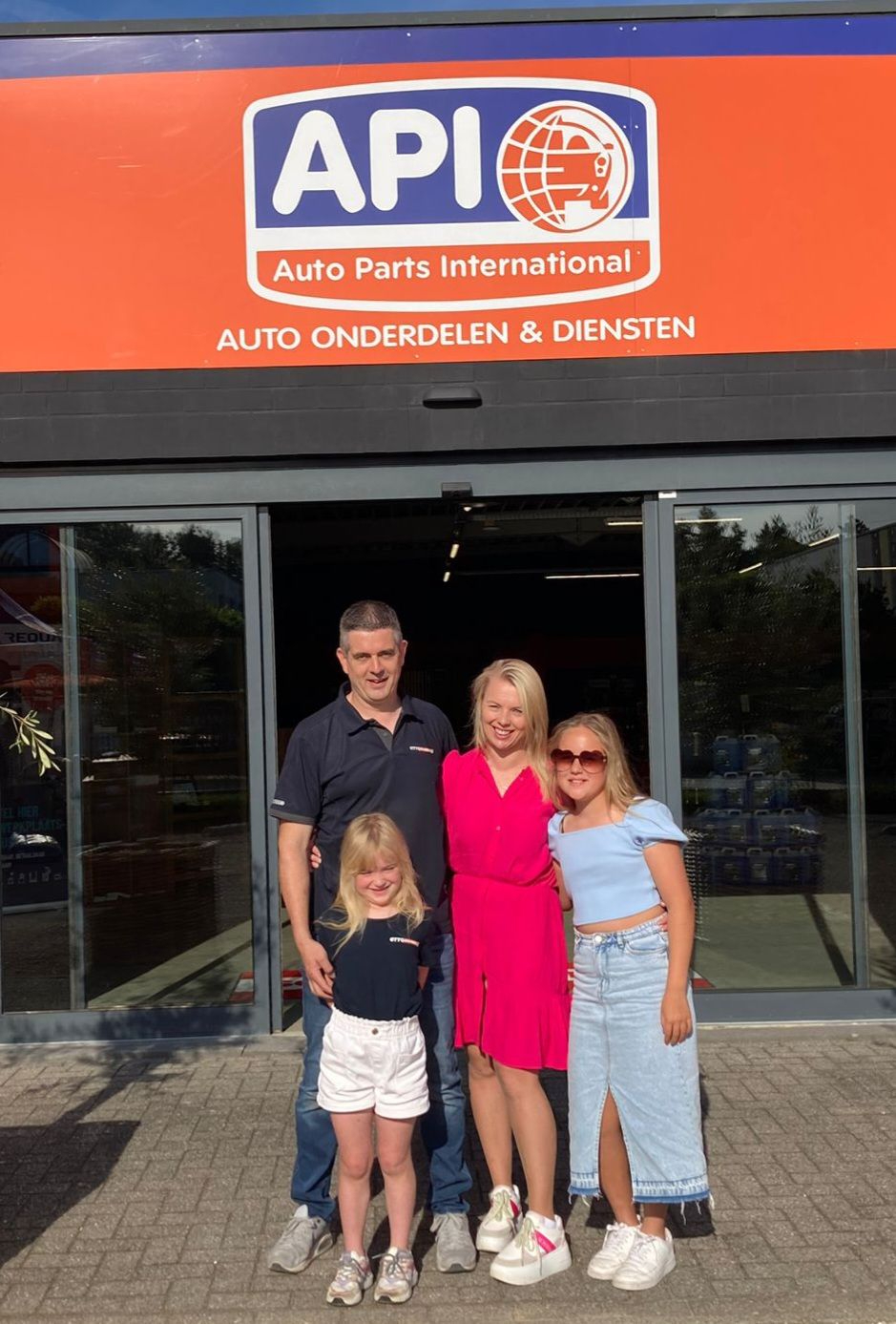 API Ottostukskes viert opening nieuwe winkel in Herenthout 2