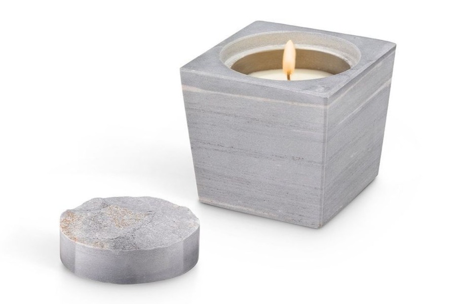 Vesta kaarsenhouder van Aina Kari in Palissandromarmer