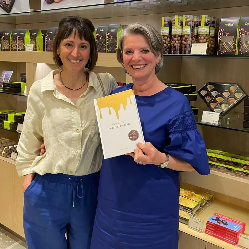 An Seutin (rechts) schreef een boek over 15 jaar DelReY