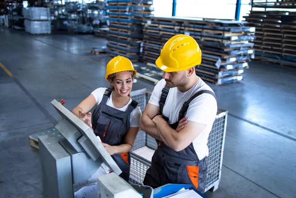 Women in the aluminium industry (iStock)