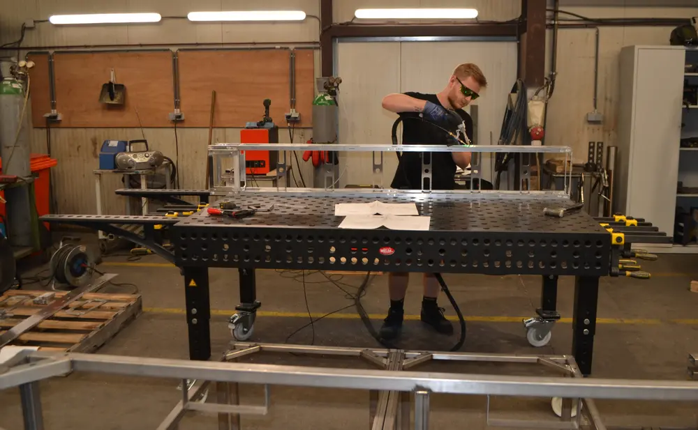 Handbediend laserlassen bij Laswerken Nys