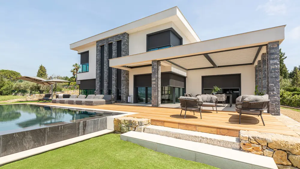 Zonwering en terrasoverkapping Renson