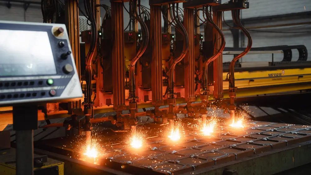 Het machinepark wordt getypeerd door robuuste, flexibele machines