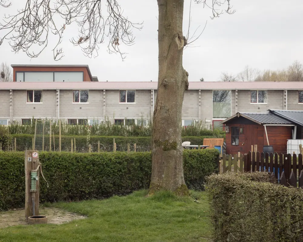 De robuuste woningen in Sint-Amandsberg (Foto: Stijn Bollaert)