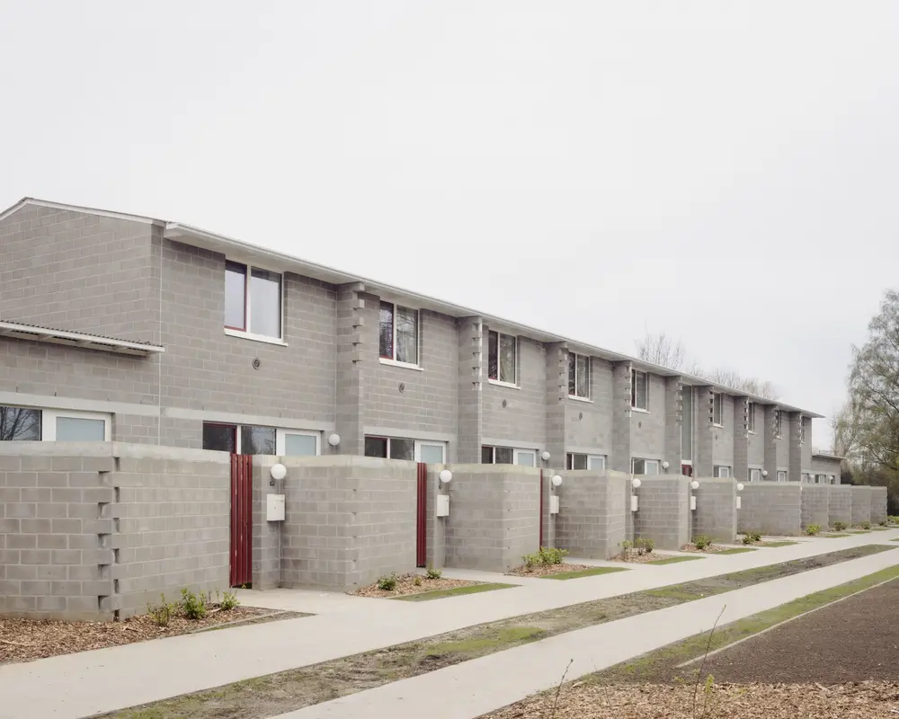 De robuuste woningen in Sint-Amandsberg (Foto: Stijn Bollaert)