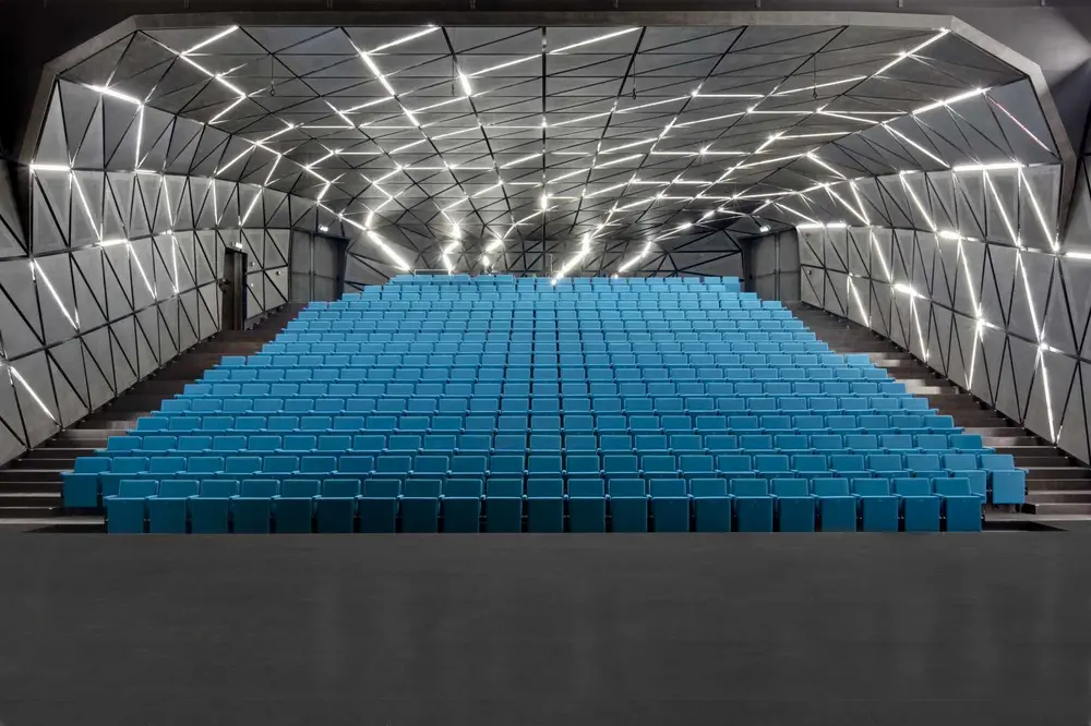 zaal grote post meet in oostende