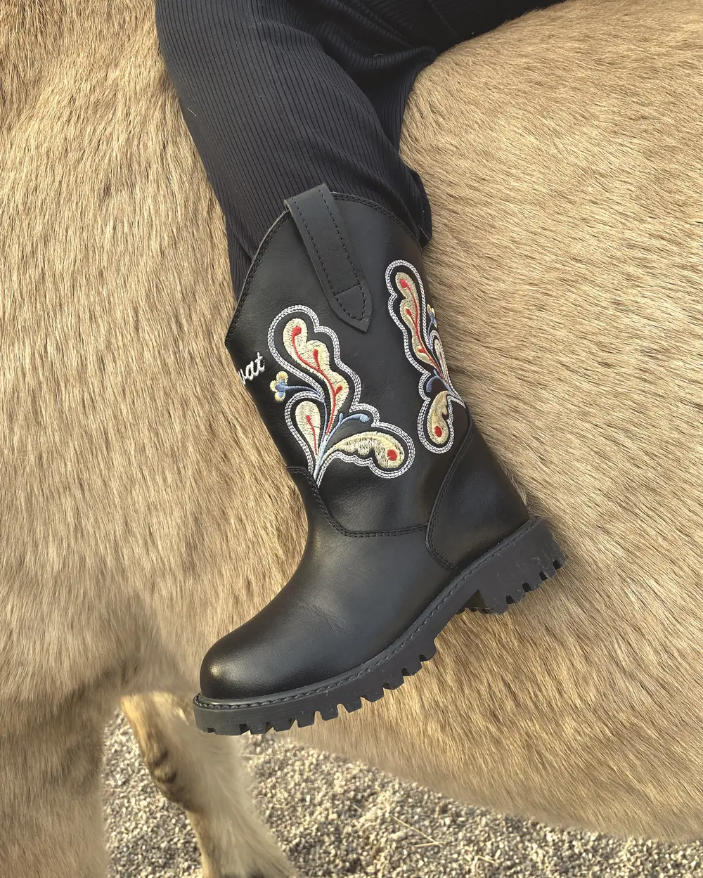 folklore country shoes 