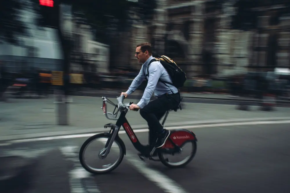 Fiets wint terrein in woon-werkverkeer, maar auto behoudt koppositie