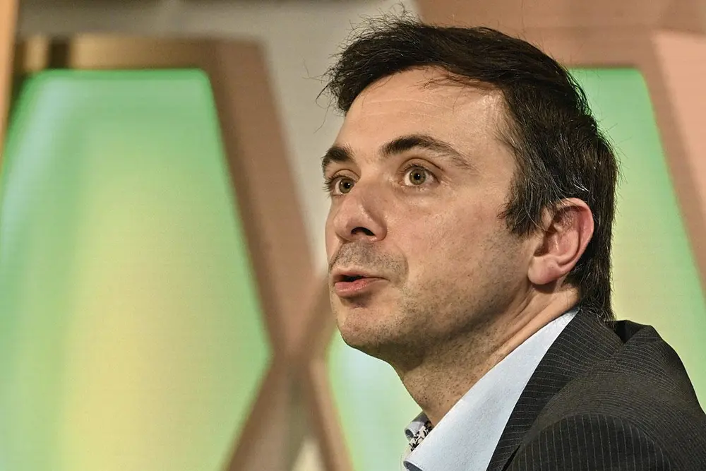 Dr. Emmanuel Seront.