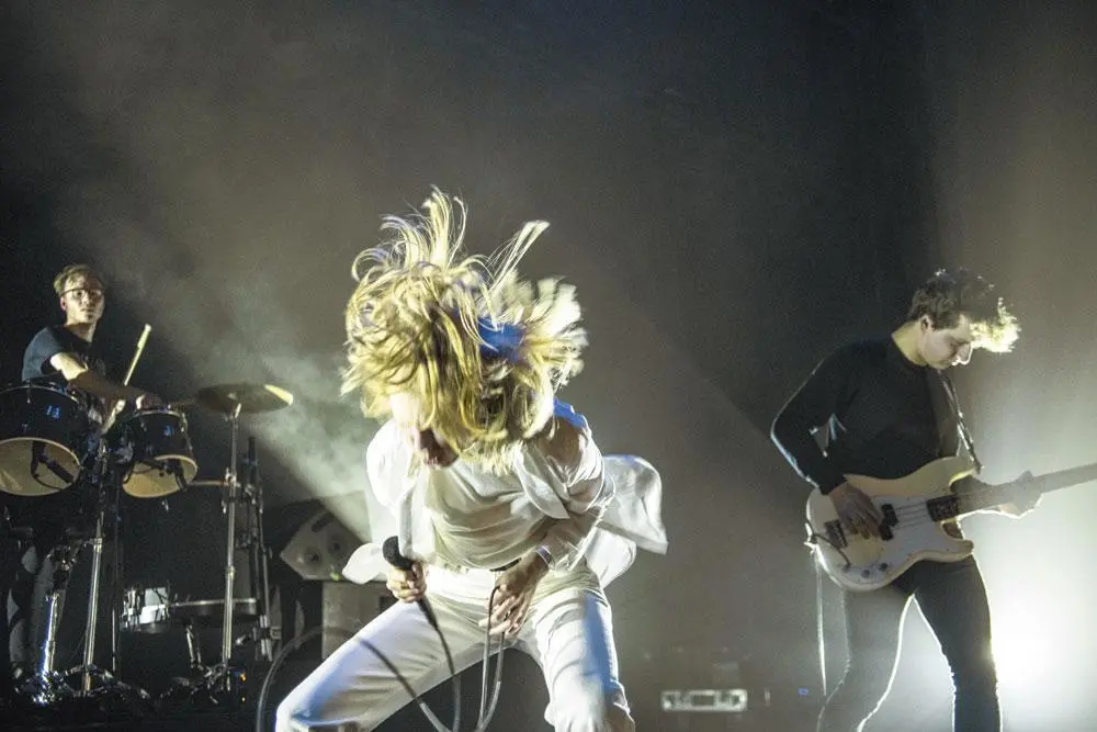 Whispering Sons, een van de strafste Belgische liveband van het afgelopen jaar, te gast op Cactus.
