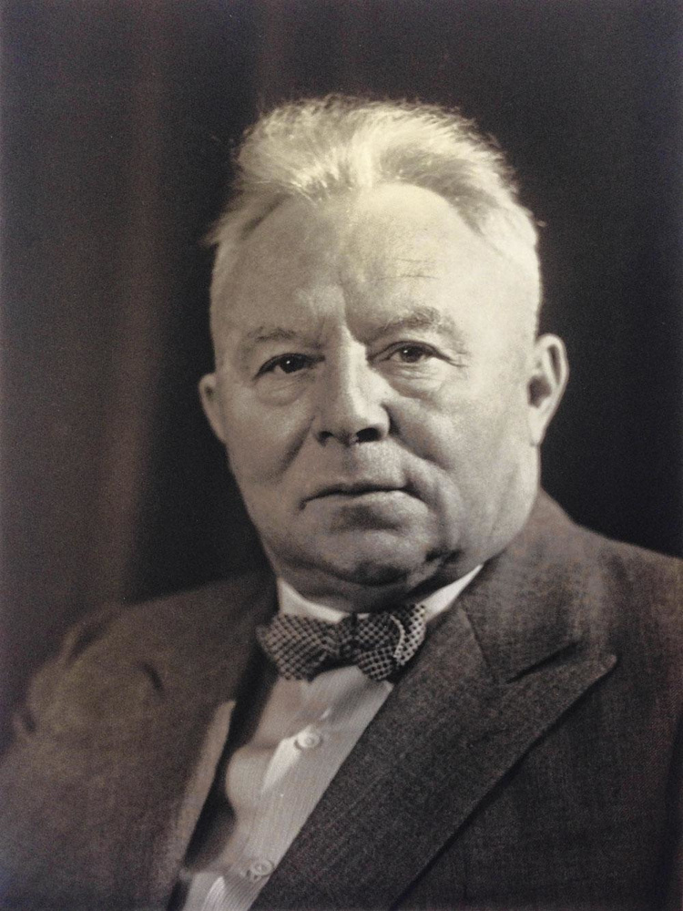 Dr. Adriaan Martens (1885-1968).