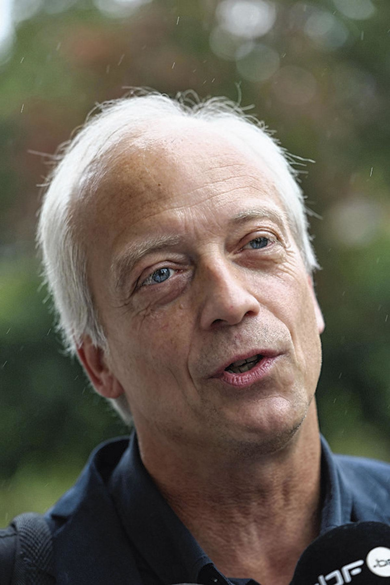Dr Yves Coppieters