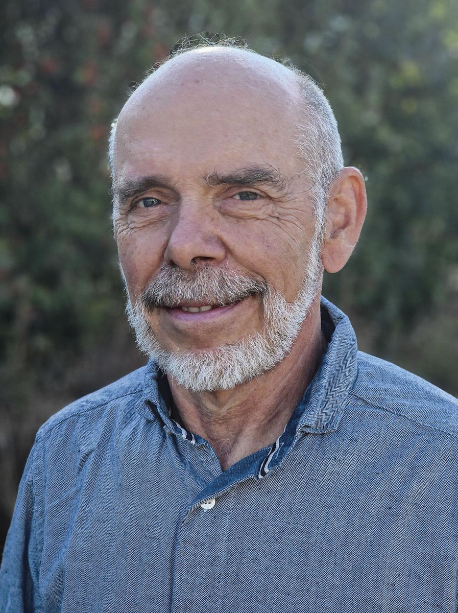 Prof. Zachée