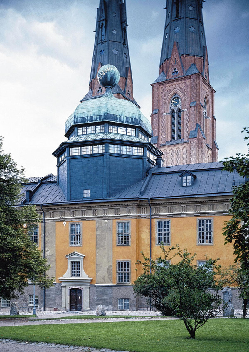 Het Gustavianum met de kathedraal op de achtergrond.