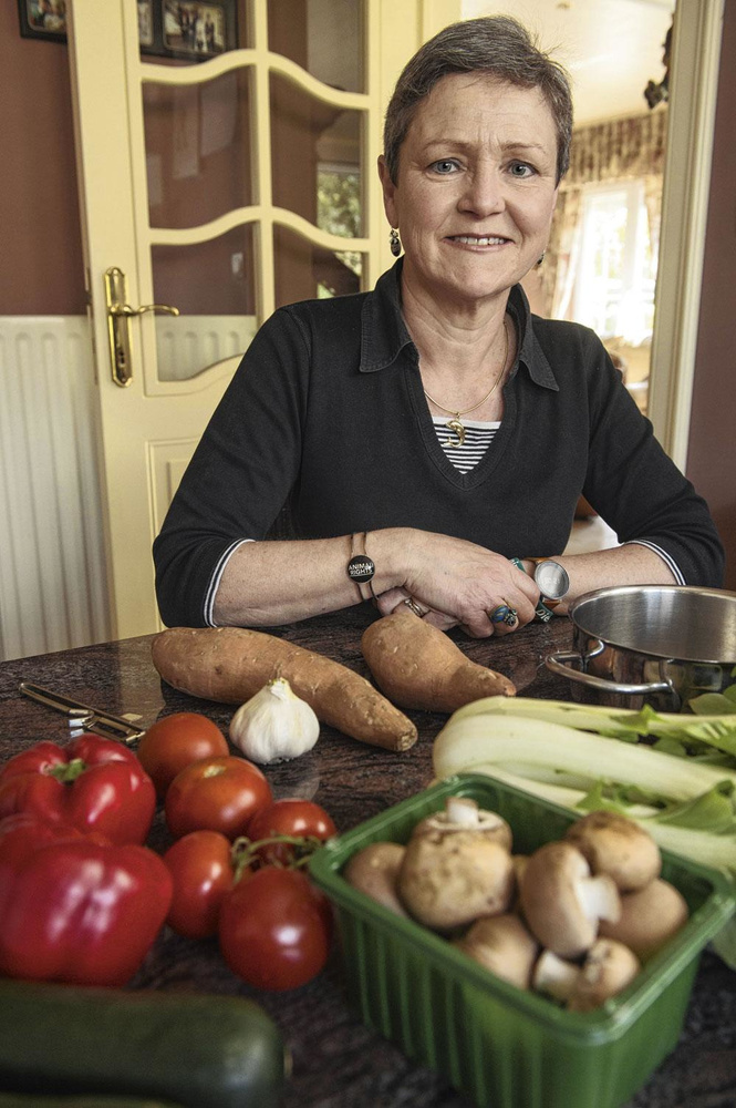 Annelies Moons: "Als mensen weten en begrijpen waarom ze zich met dit eetpatroon gezonder zullen voelen, en hoe ze tegelijkertijd op deze manier bijdragen tot een beter milieu, dan zullen ze de switch wel maken."