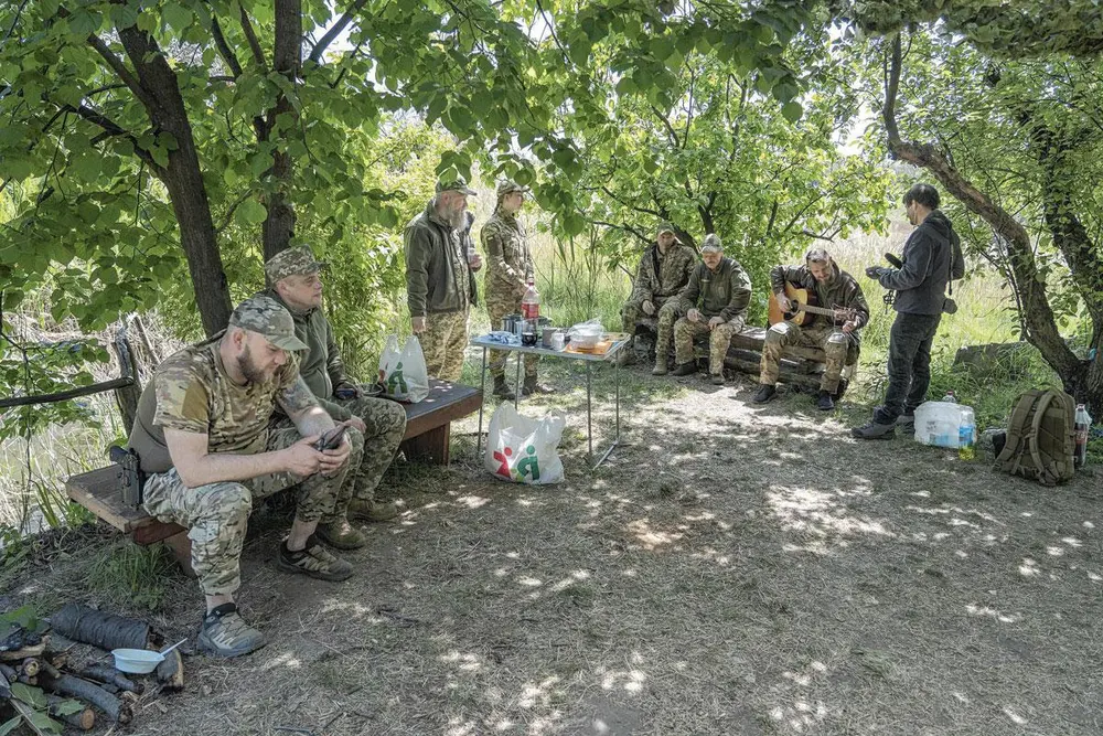 In contact met militaire psychologen, 20 km van het front.
