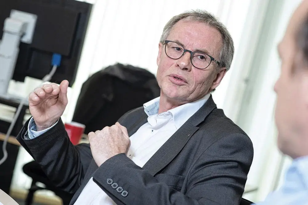 Bernard Michaux : " C'est la première fois que les hôpitaux wallons ont dû véritablement défendre un projet de construction en présentant des vues stratégiques et un plan financier. C'est positif. Avant, l'acceptation des projets de construction était quasi automatique. "