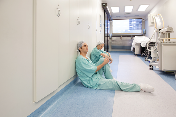 Statut des médecins en formation : venez en débattre au Parlement
