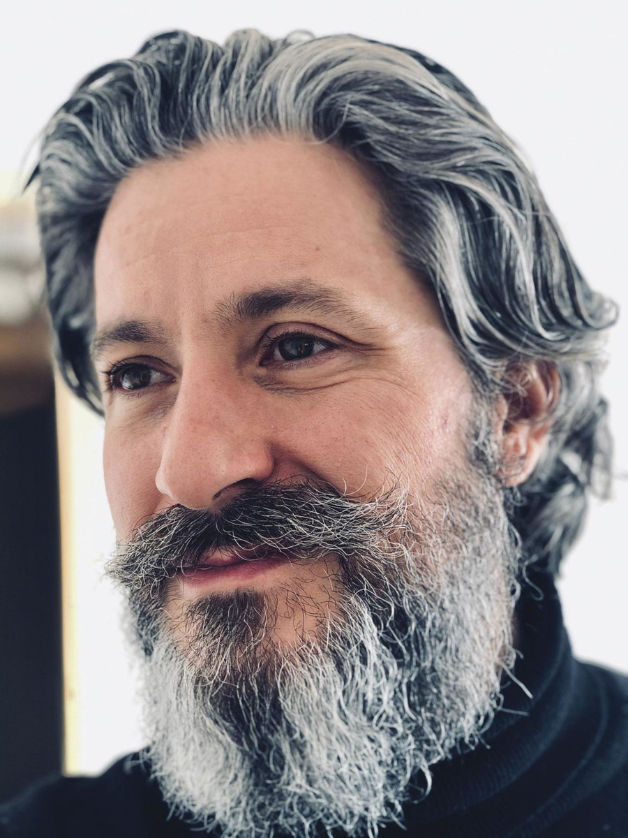 "C'est ça le fun dans la recherche: on fouille pour trouver des os de dinosaures et on finit par trouver un trésor", s'enthousiasme Patrice Cani.