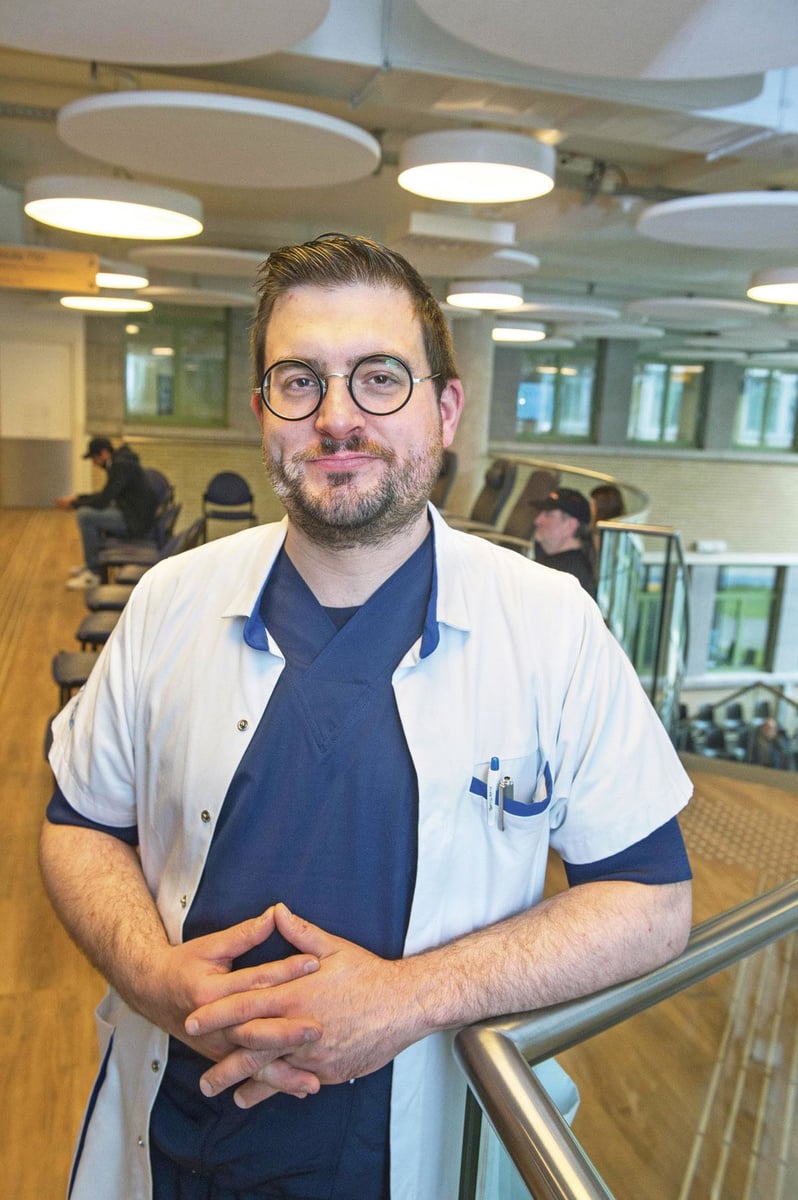 Dr Sam Schelfout