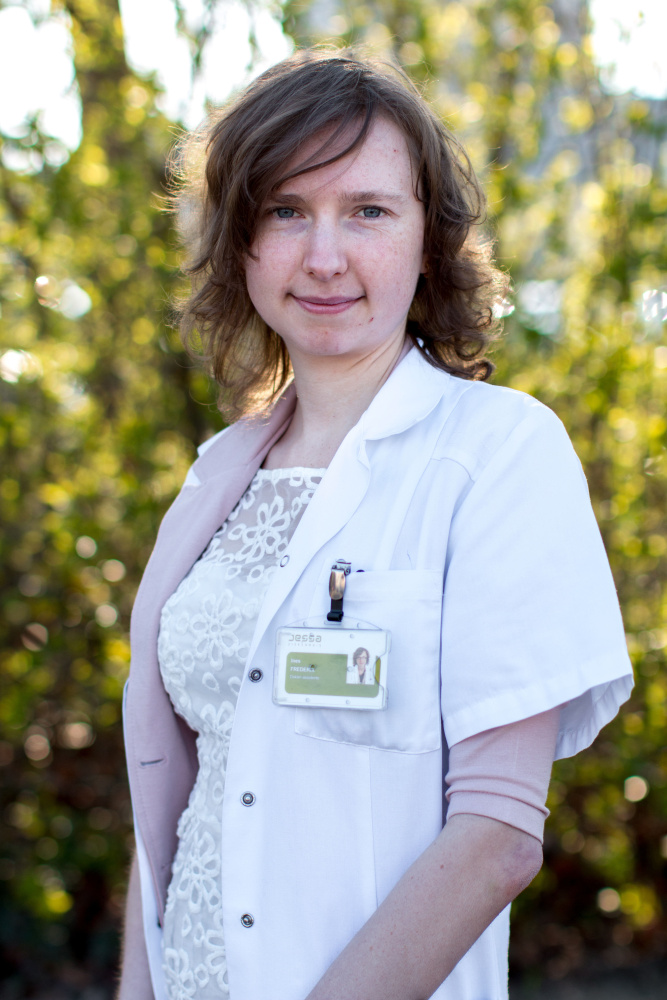 Dokter Ines Frederix: "Uit ons onderzoek bleek dat patiënten die geen telerevalidatie kregen meer dan dubbel zo vaak werden heropgenomen wegens hartproblemen in vergelijking met patiënten die telerevalidatie volgden bovenop de klassieke revalidatie."