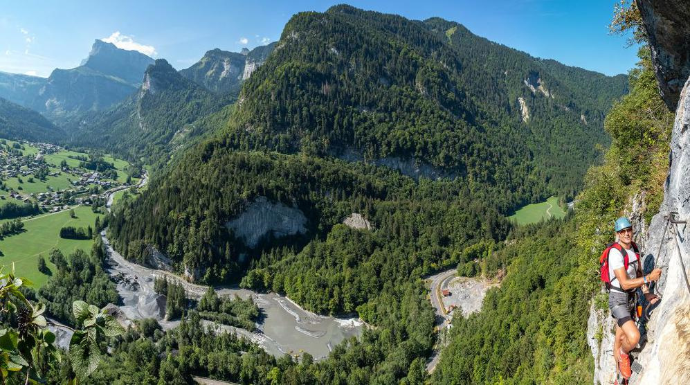 Samoëns, le Giffre dans la vallée