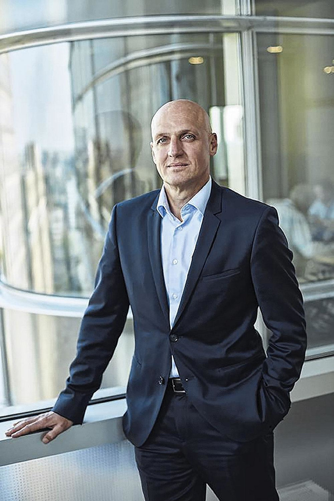 Dr. Jan Kimpen, Chief Medical Officer bij Philips: "Bij het evalueren van digitale middelen vergelijkt men doorgaans met 100% 'liability'. Ook de vorige, papieren, wereld zat daar ver vandaan."