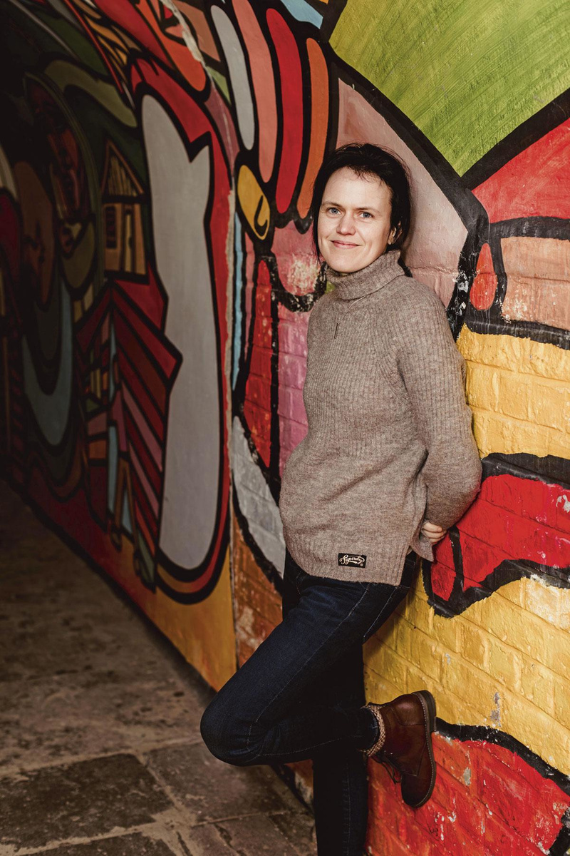 "Natuurlijk heb ik ook nu nog wel eens een mindere dag, of een periode waarin ik constateer dat ik weinig energie haal uit mijn job. Dat is echter geen reden tot paniek, omdat ik opnieuw andere 'energiegevers' heb zoals schrijven, lezen, sporten, en niet in het minst mijn zoontje en gezin", zegt Silke Stalpaert.