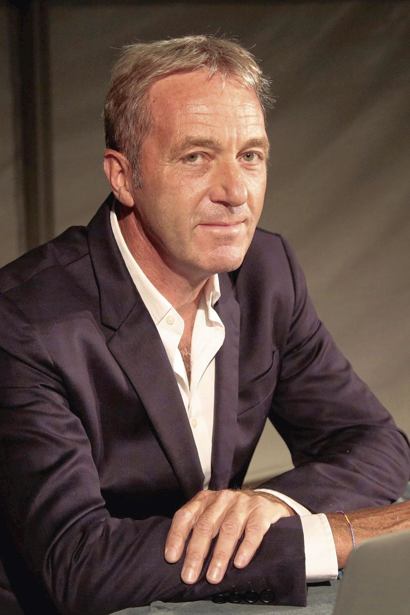 " Tous les gens avertis, y compris les journalistes sportifs, font semblant de s'indigner lorsqu'un contrôle antidopage est positif, alors qu'ils savaient pertinemment bien que l'athlète concerné prenait des produits dopants depuis longtemps ", commente le Dr Missa.