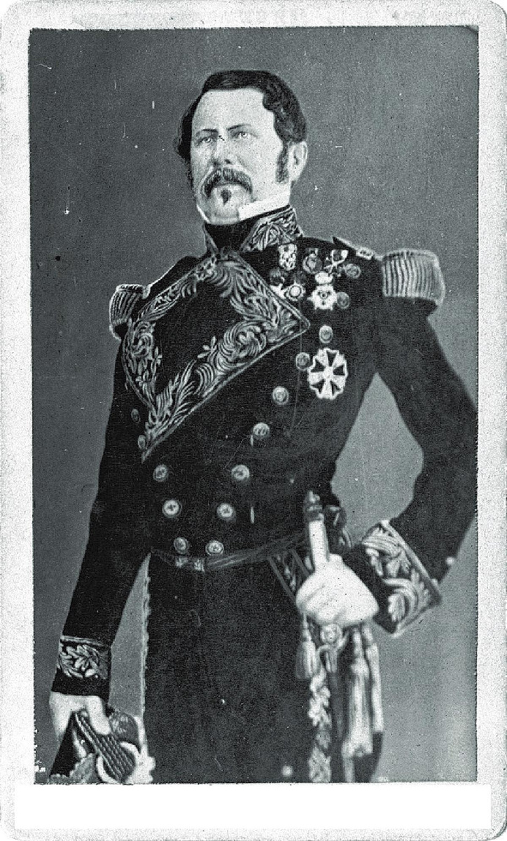 Het is opmerkelijk hoe snel onze voormalige landgenoot Pierre Vanderlinden carrière heeft kunnen maken in het Mexicaanse leger.