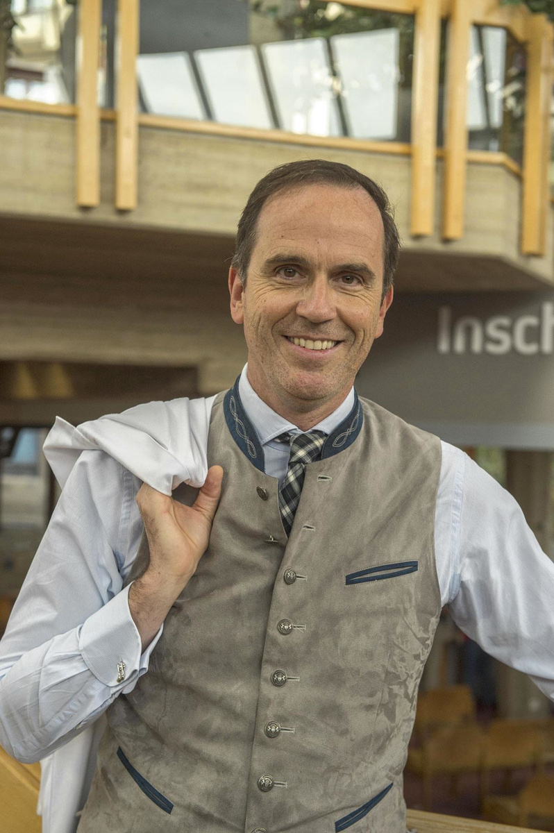 prof. Peter Hellings