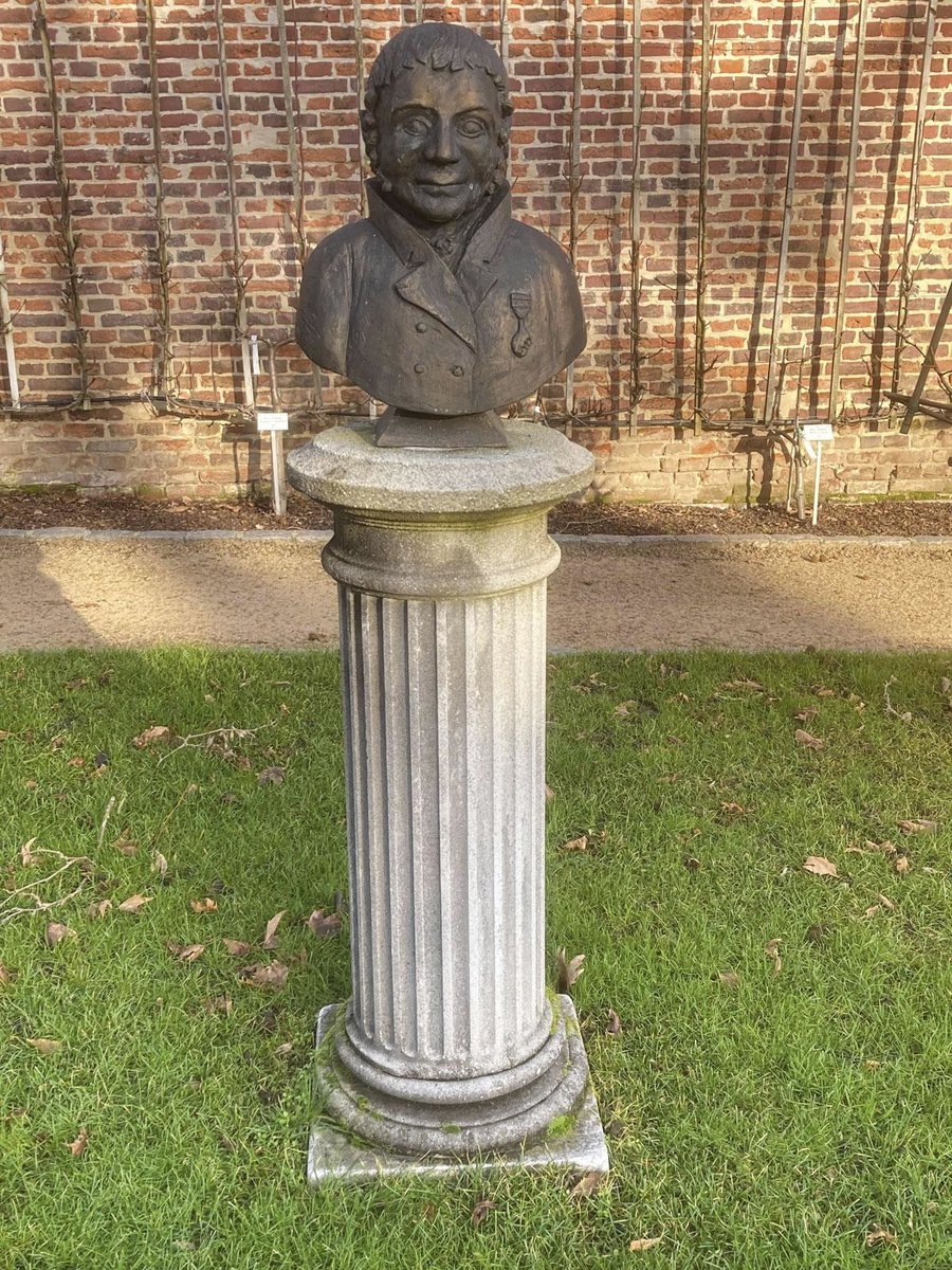 Standbeeld J.B. Van Mons in de Leuvense Kruidtuin.