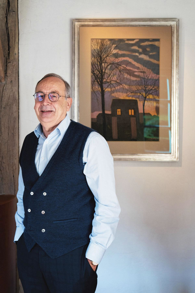 Prof. dr. Marc De Baets bij het werk 'Maison au Crépuscule' van Léon Spilliaert.