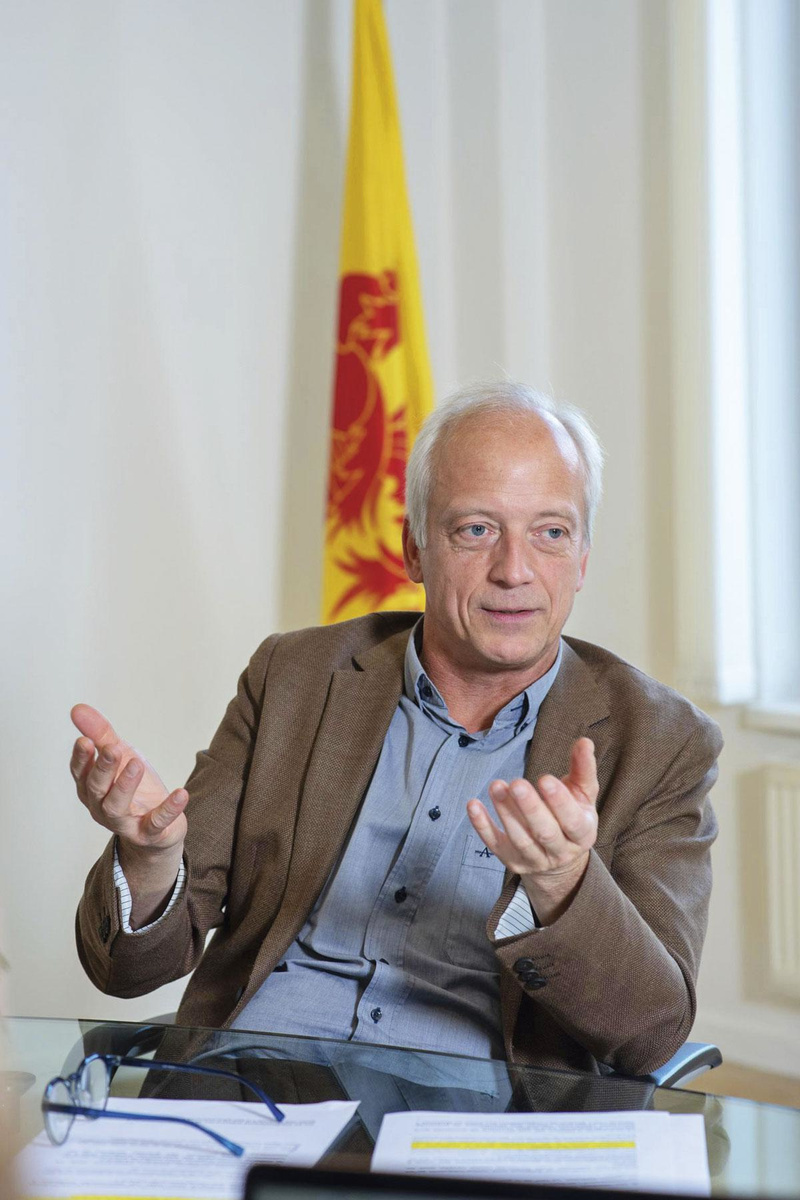 "La première ligne est la fondation de mes politiques de santé" 