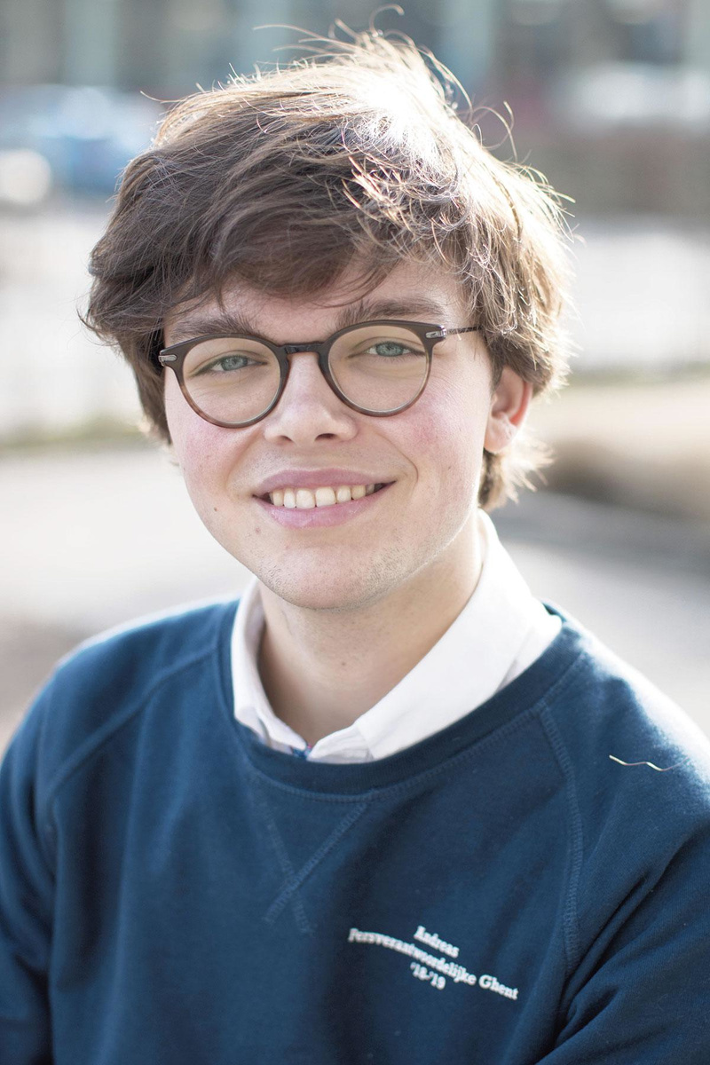 Andreas Huysman: "De eerste golf herinner ik me als een vier maanden durende waas van lesopnames, afgelaste projecten en examens."