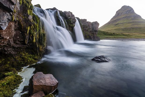 Waterfall nabij Kirkjufell.