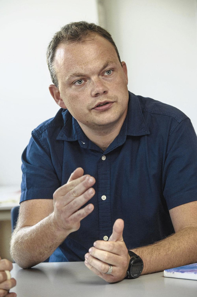 'Van de leerkrachten wordt heel wat flexibiliteit verwacht. Er kunnen zich ook leerlingen aanmelden van bijvoorbeeld het kunstonderwijs, de kokschool of de sporthumaniora.' - Kenneth Vansichen, directeur De Radar