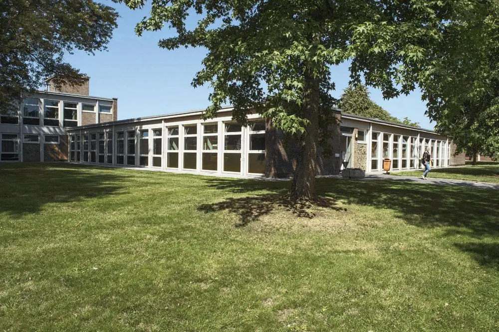 Pas op de laatste ministerraad voor de verkiezingen werd het licht op groen gezet voor de nieuwe psychiatrische school.