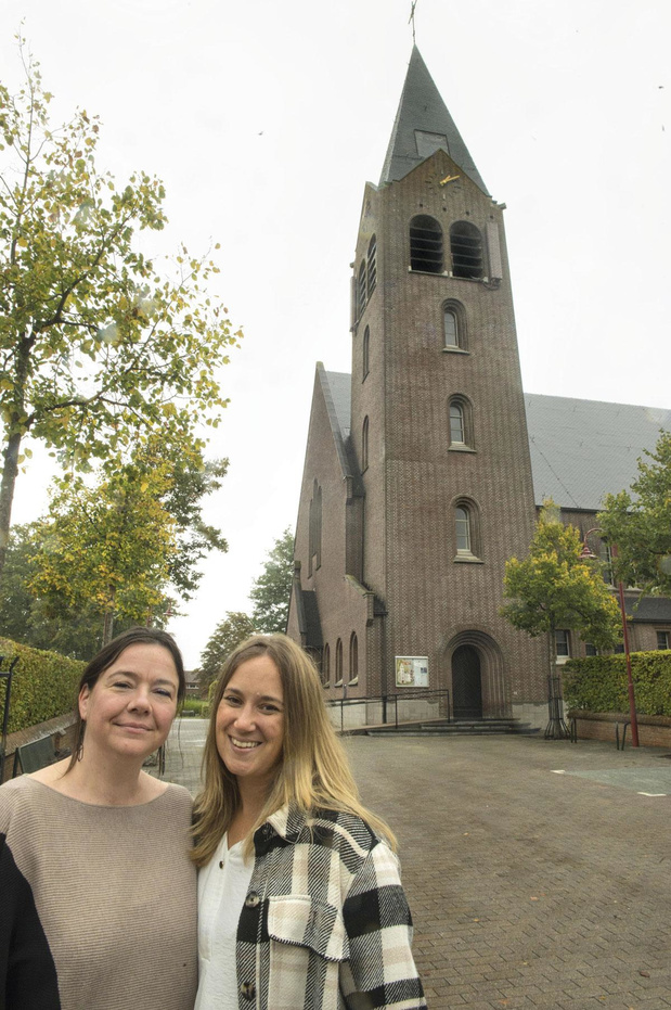 Tine Caeyers en dr. Ethel Brits uit het dorp Winkelomheide