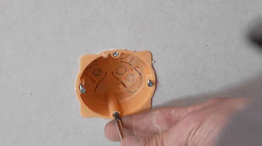 uitsparing elektriciteit 3