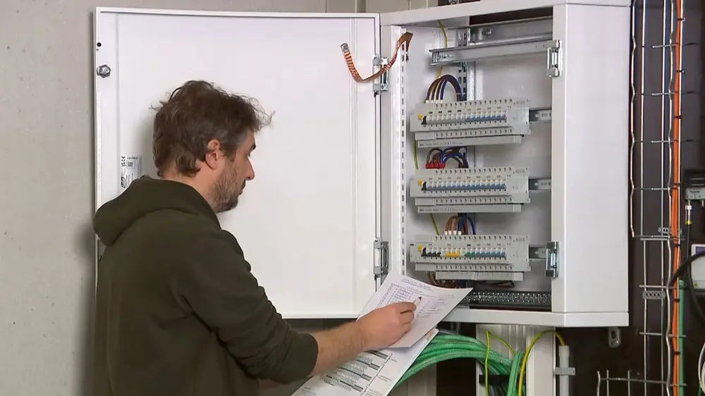 voorbekabelde kast kiezen