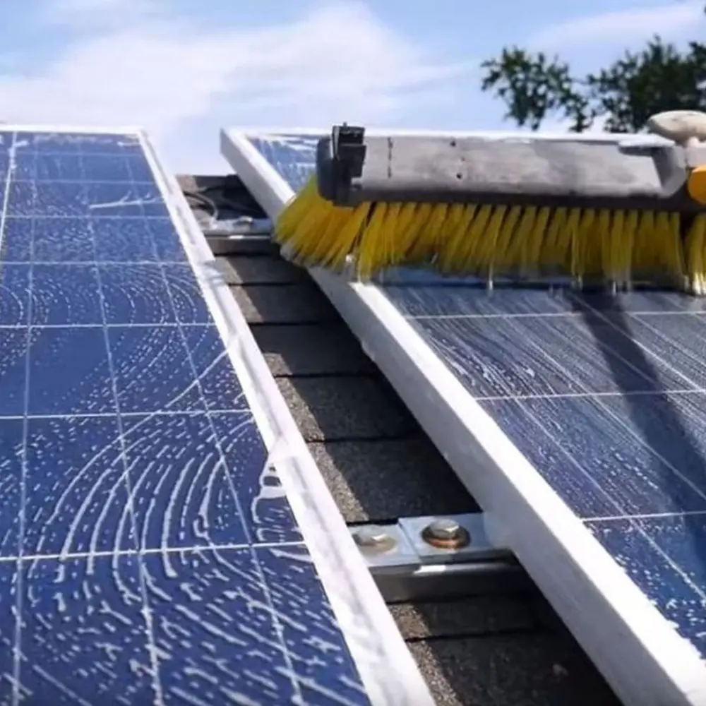 zonnepanelen reinigen kopfoto